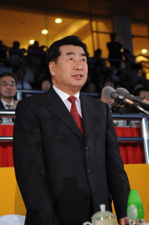 Chinese Vice Premier Hui Liangyu declares open the 8th Chinese Traditional Games of Ethnic Nationalities in Guangzhou, capital of south China's Guangdong Province, Nov. 10, 2007.(Xinhua Photo)